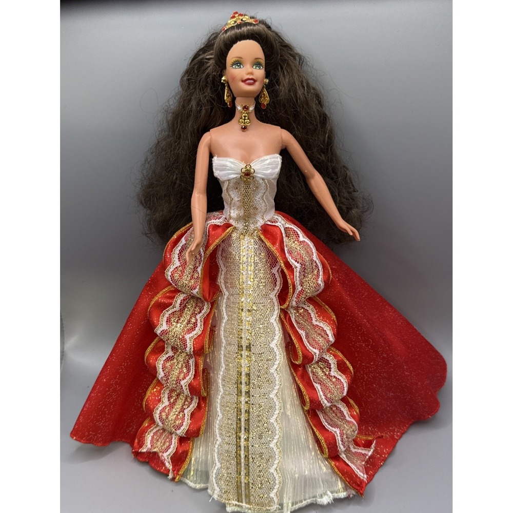 Barbie 1997 HAPPY HOLIDAYS Special Edition 10th Anniversary ~ Brunette No Box